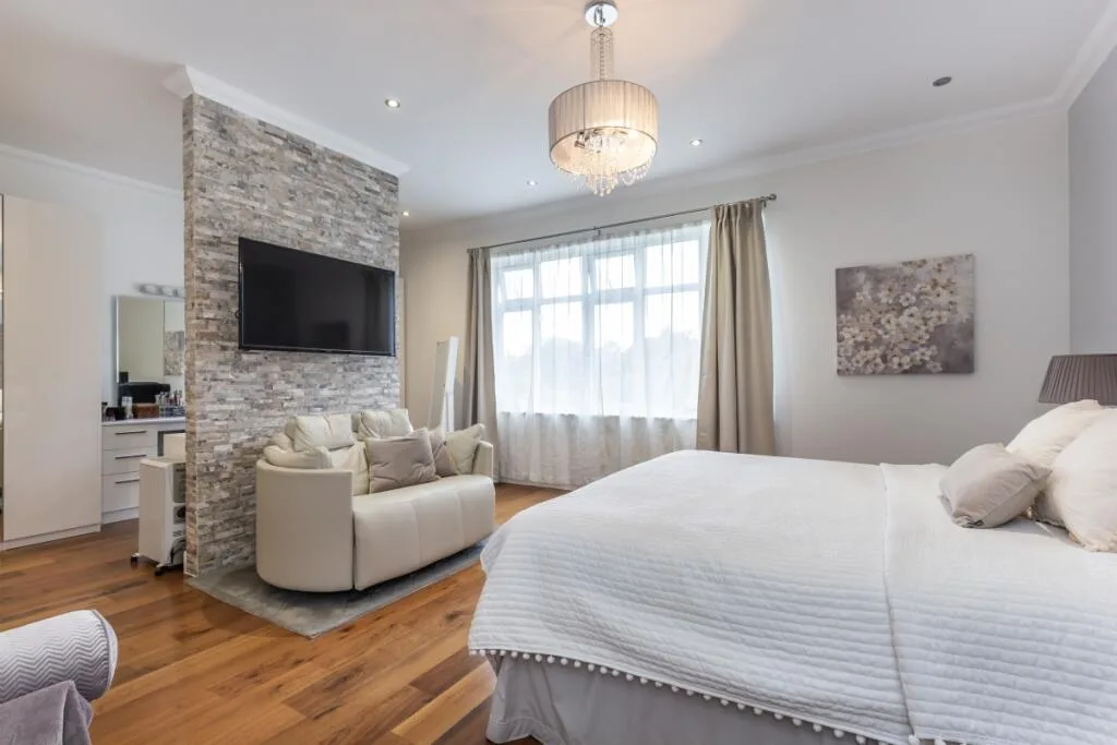 8 bedroom detached house for rent