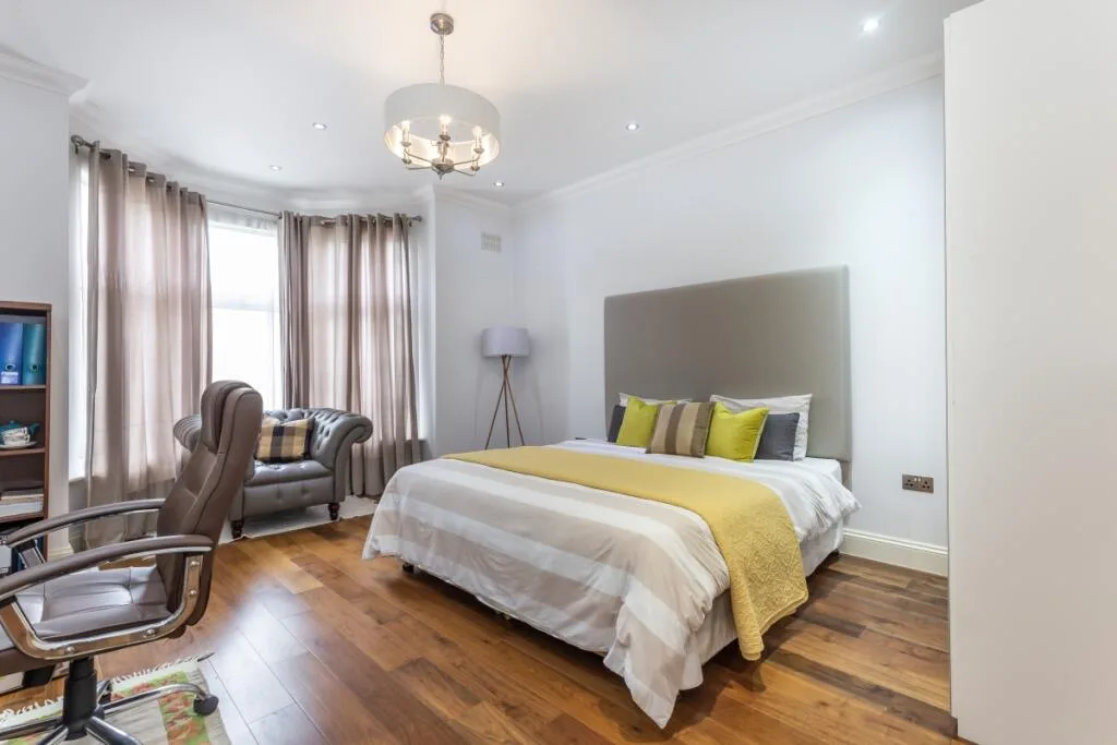8 bedroom detached house for rent