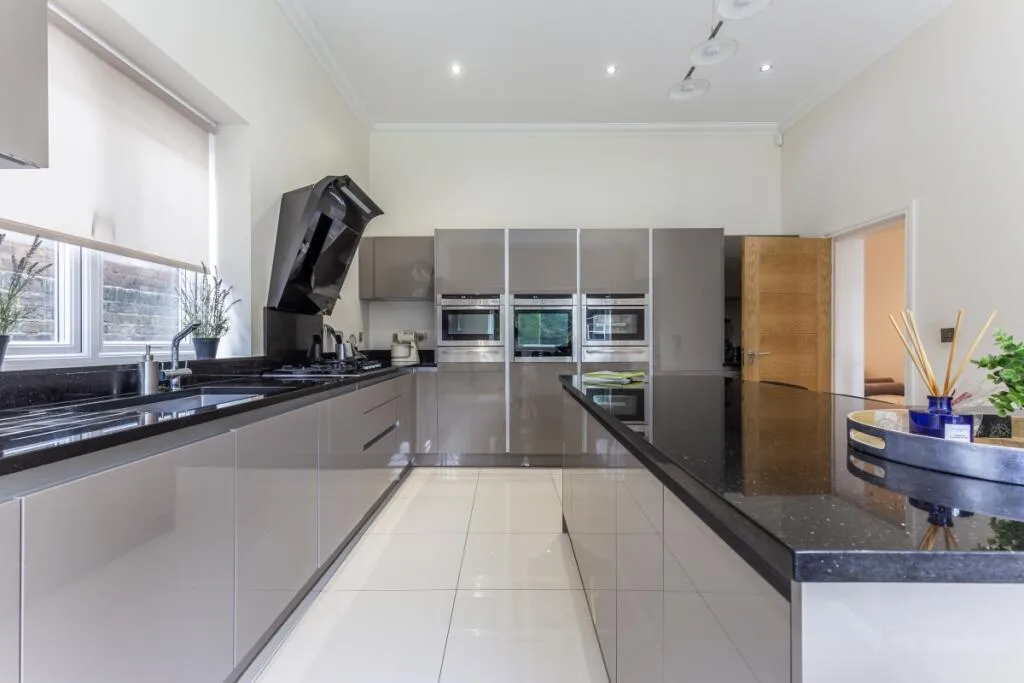 8 bedroom detached house for rent