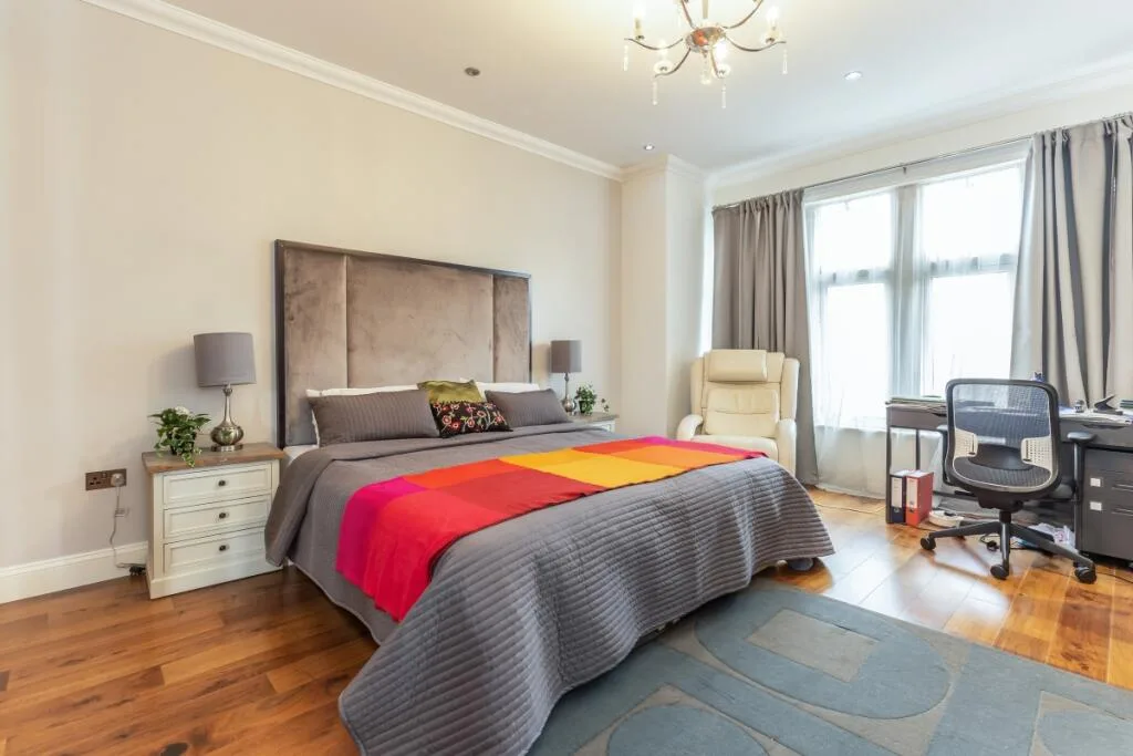 8 bedroom detached house for rent