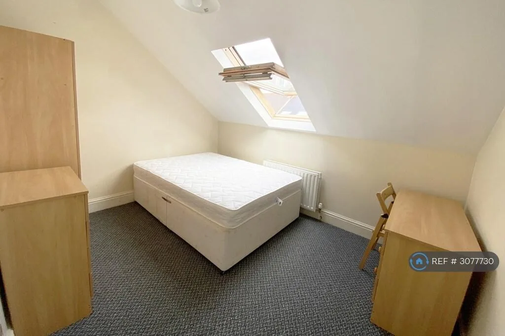 6 bedroom maisonette for rent