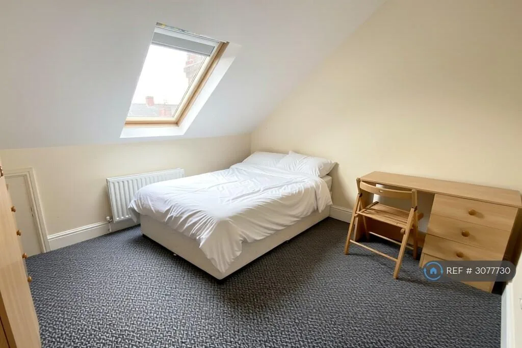 6 bedroom maisonette for rent