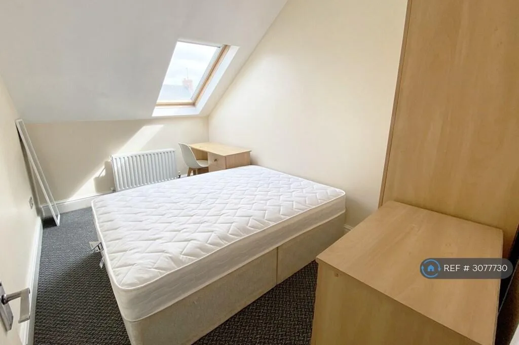 6 bedroom maisonette for rent