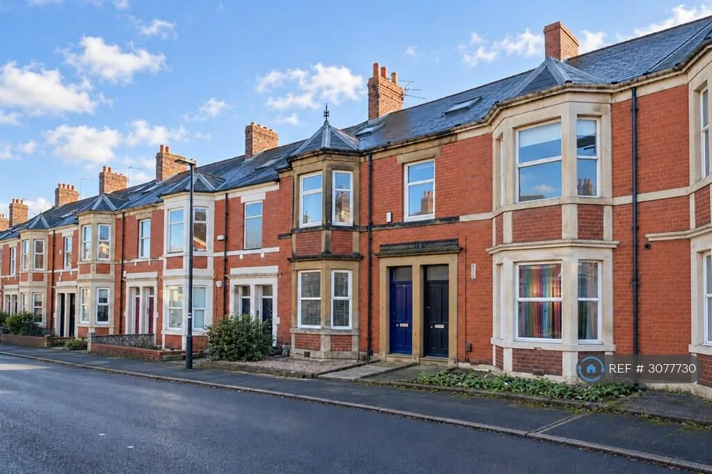 6 bedroom maisonette for rent