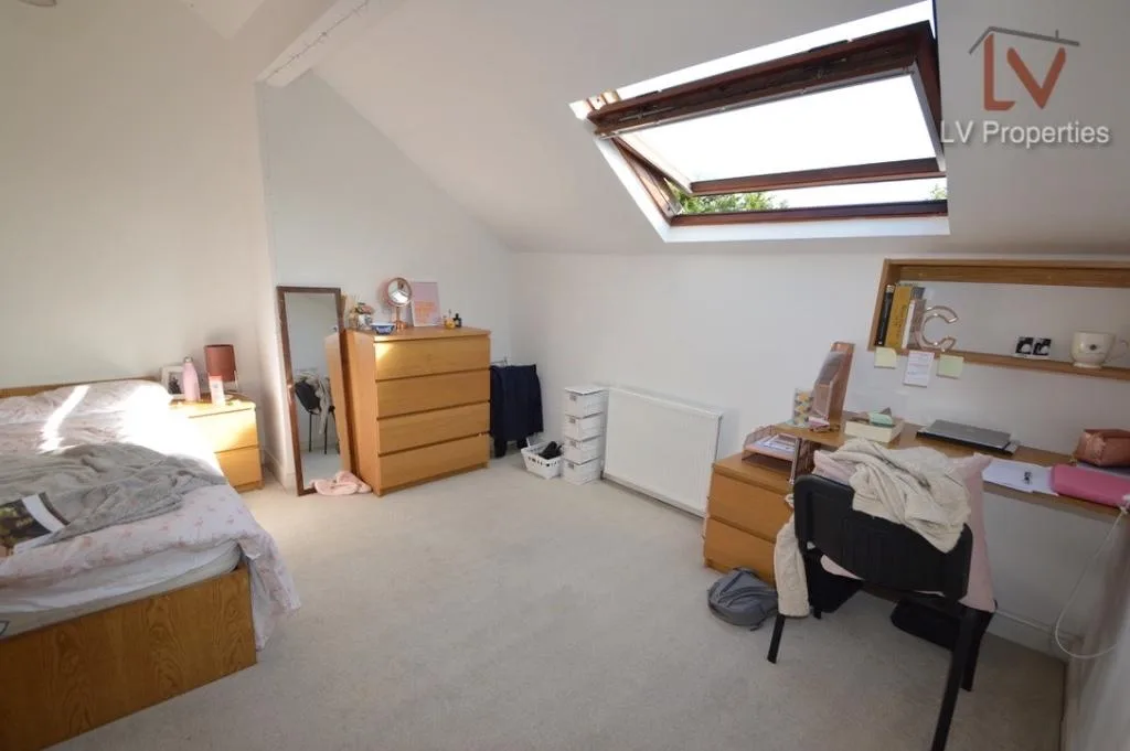 6 bedroom terraced house for rent