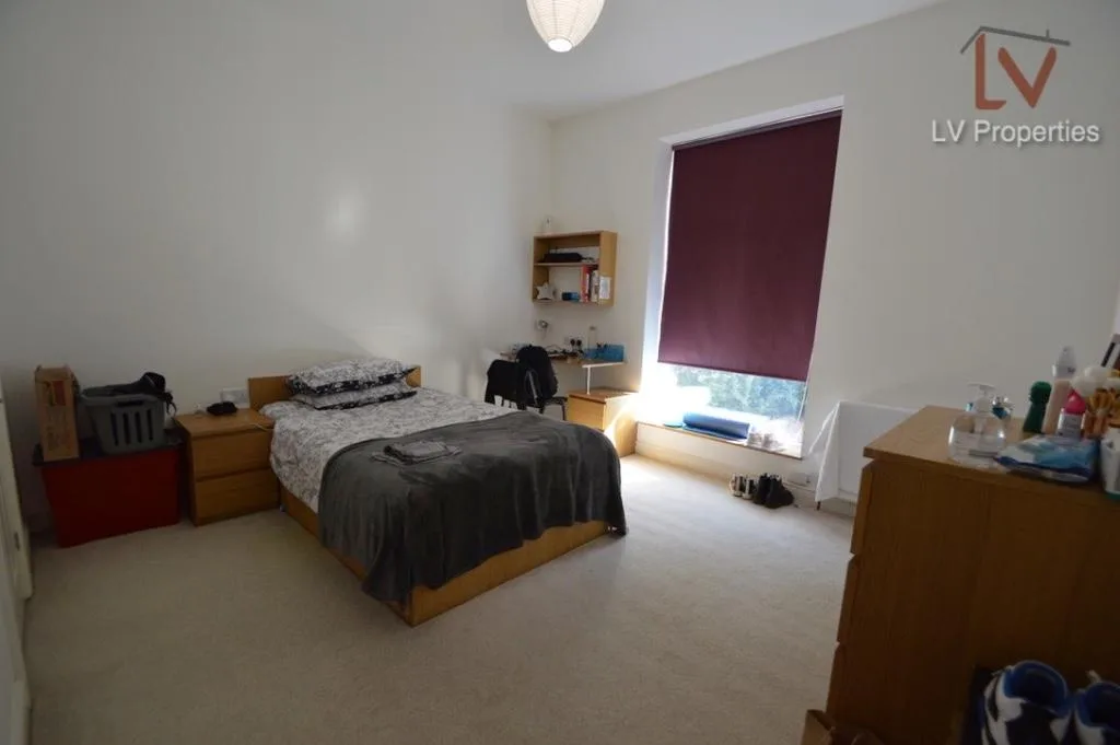 6 bedroom terraced house for rent