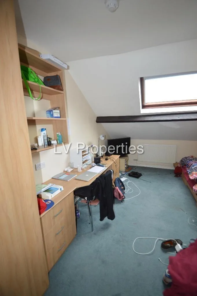 12 bedroom terraced house for rent