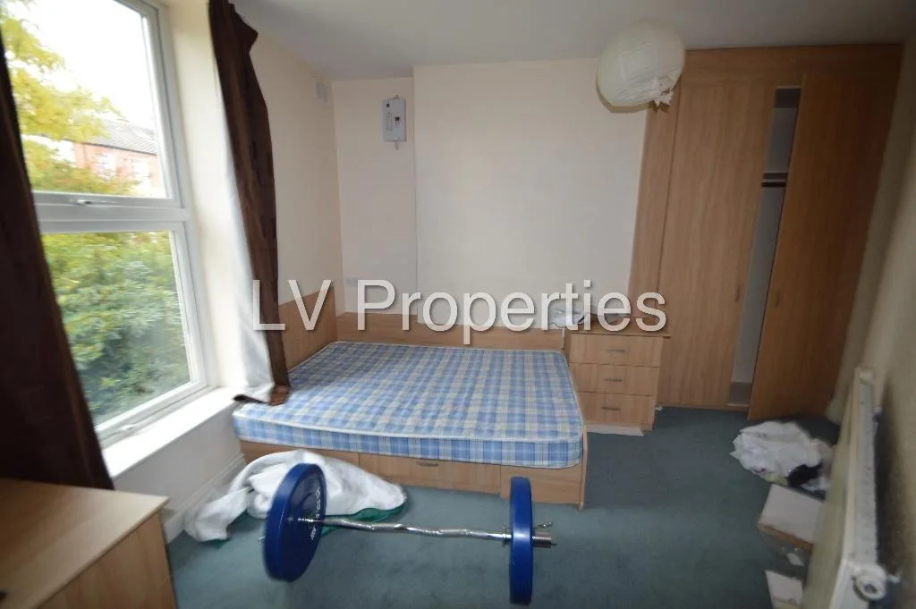 12 bedroom terraced house for rent