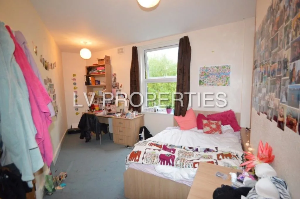 12 bedroom terraced house for rent