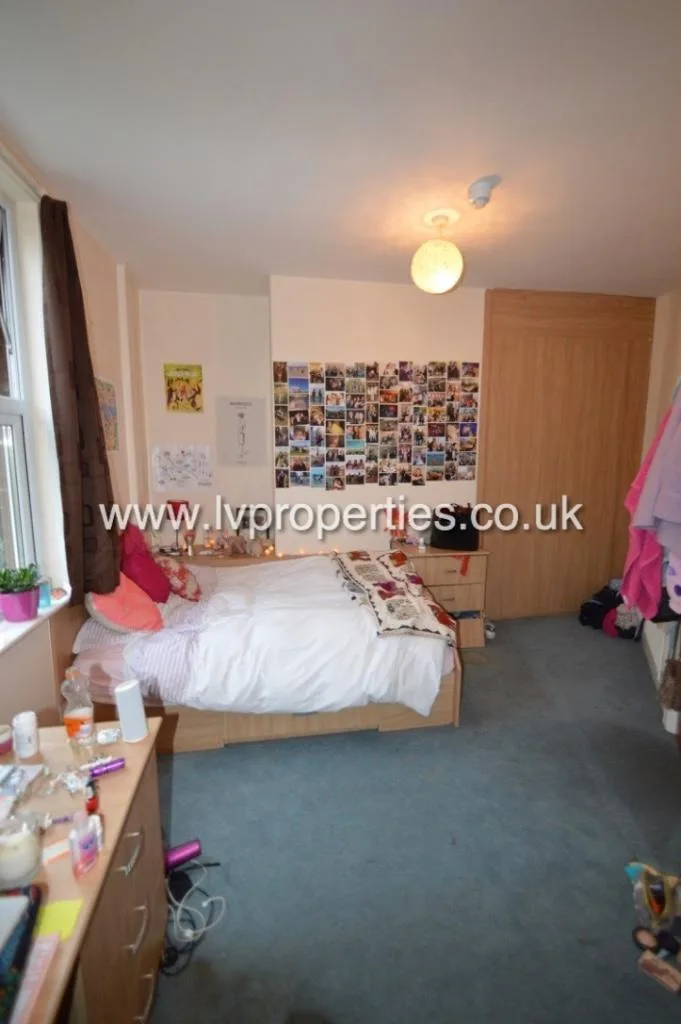 12 bedroom terraced house for rent