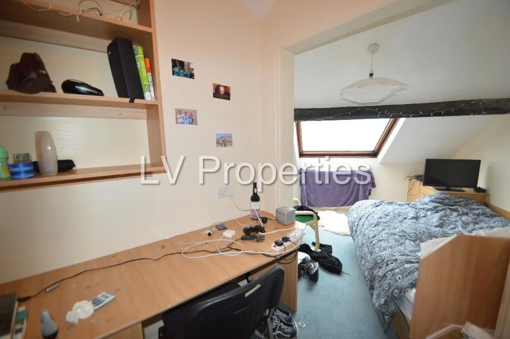 12 bedroom terraced house for rent