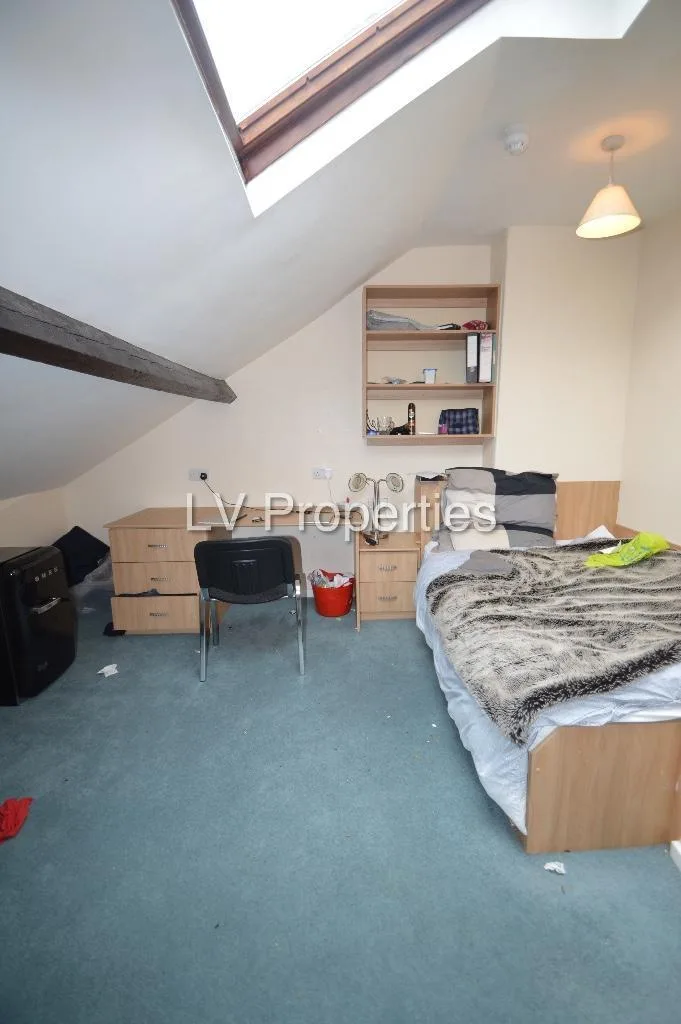 12 bedroom terraced house for rent