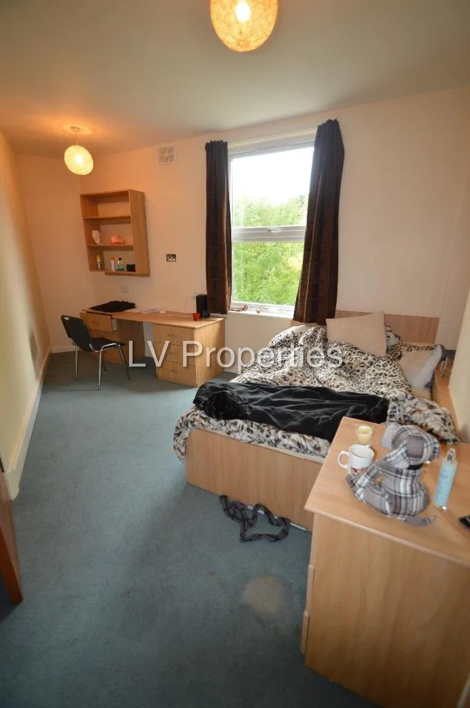 12 bedroom terraced house for rent