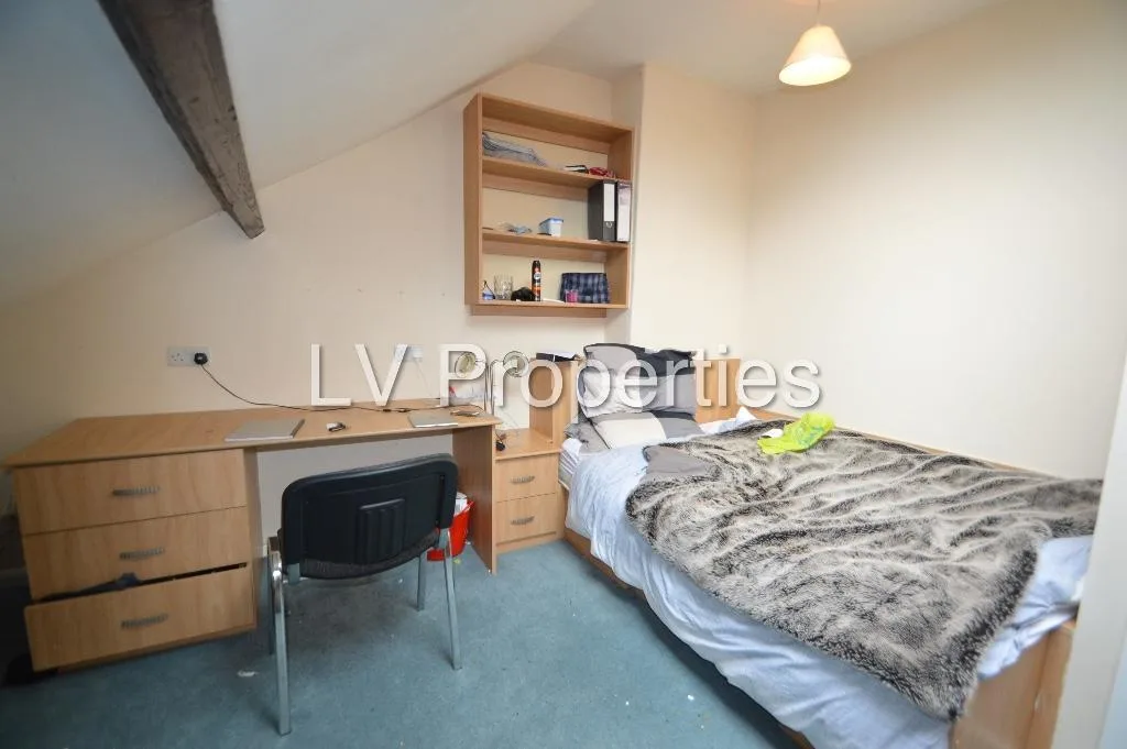 12 bedroom terraced house for rent