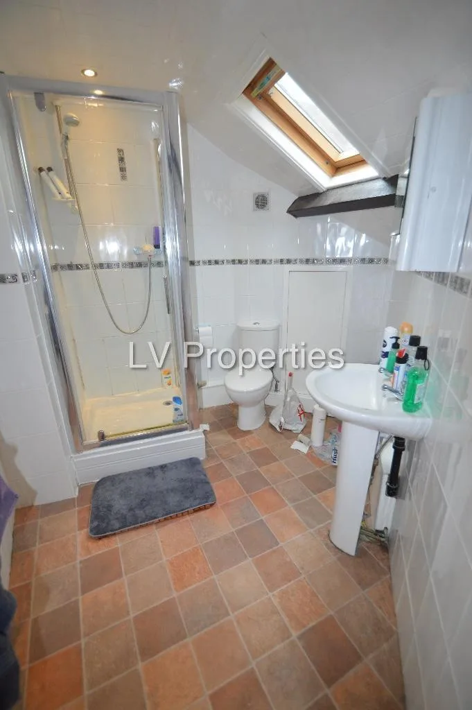 12 bedroom terraced house for rent