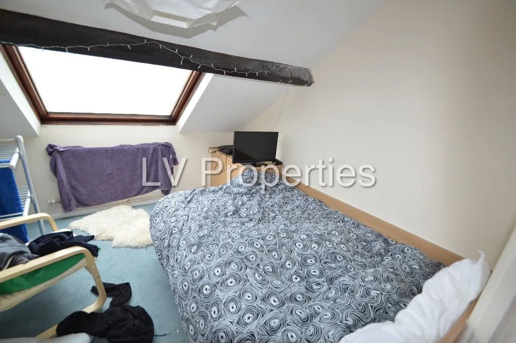 12 bedroom terraced house for rent