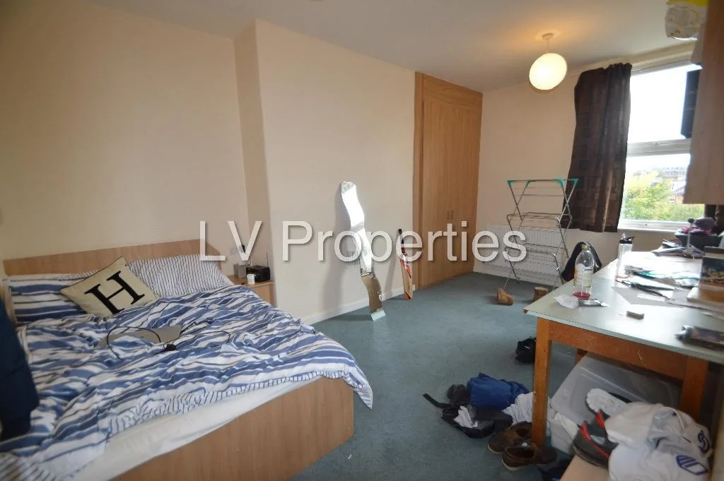 12 bedroom terraced house for rent