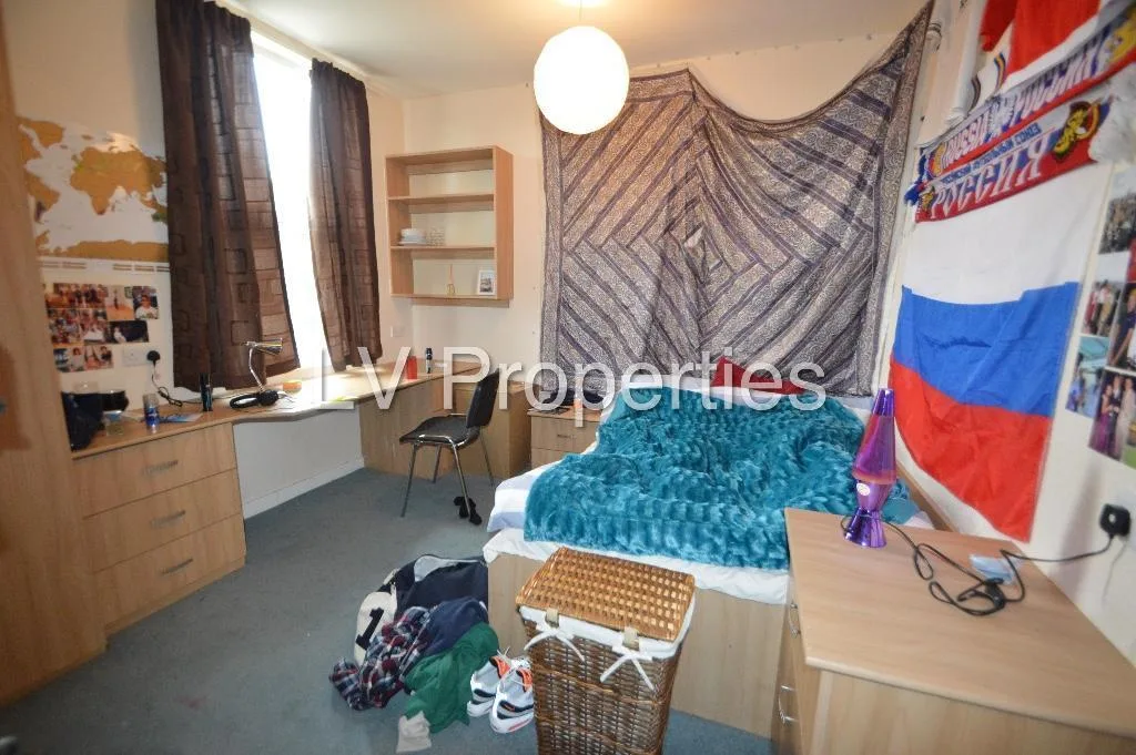 12 bedroom terraced house for rent