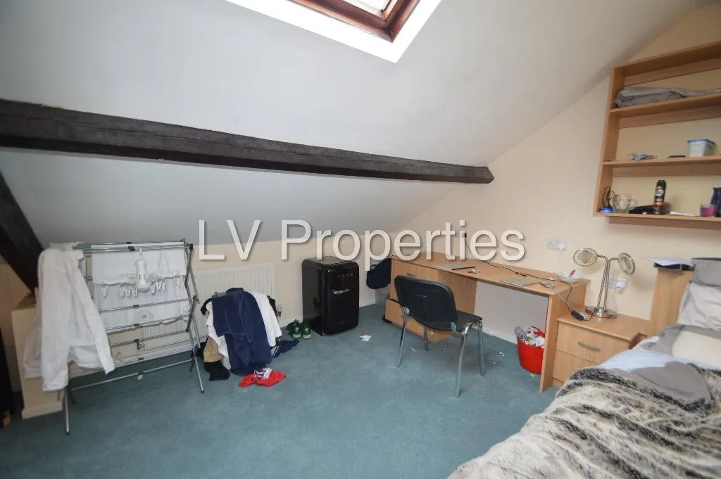 12 bedroom terraced house for rent
