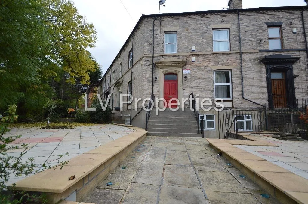 12 bedroom terraced house for rent