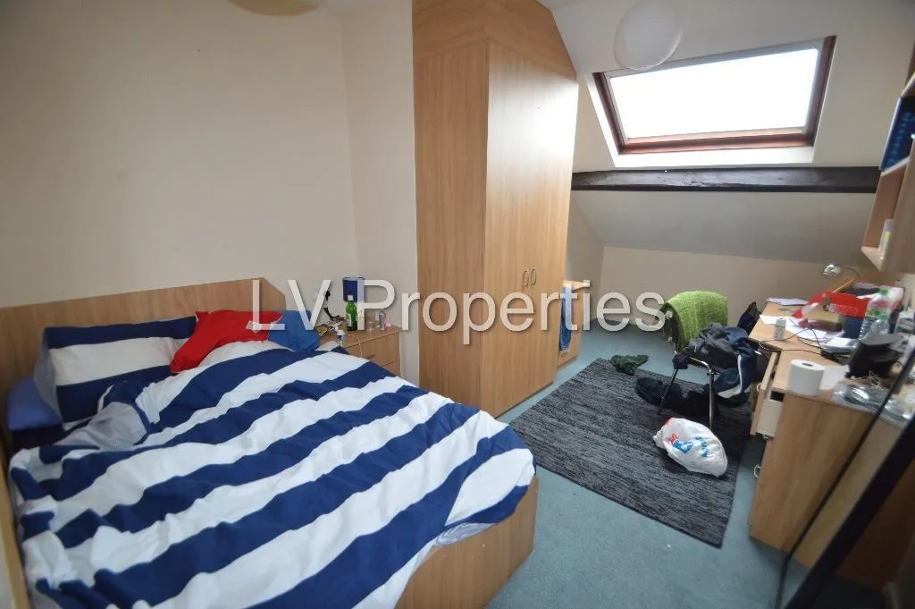 12 bedroom terraced house for rent