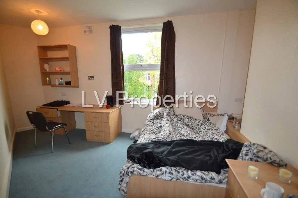 12 bedroom terraced house for rent