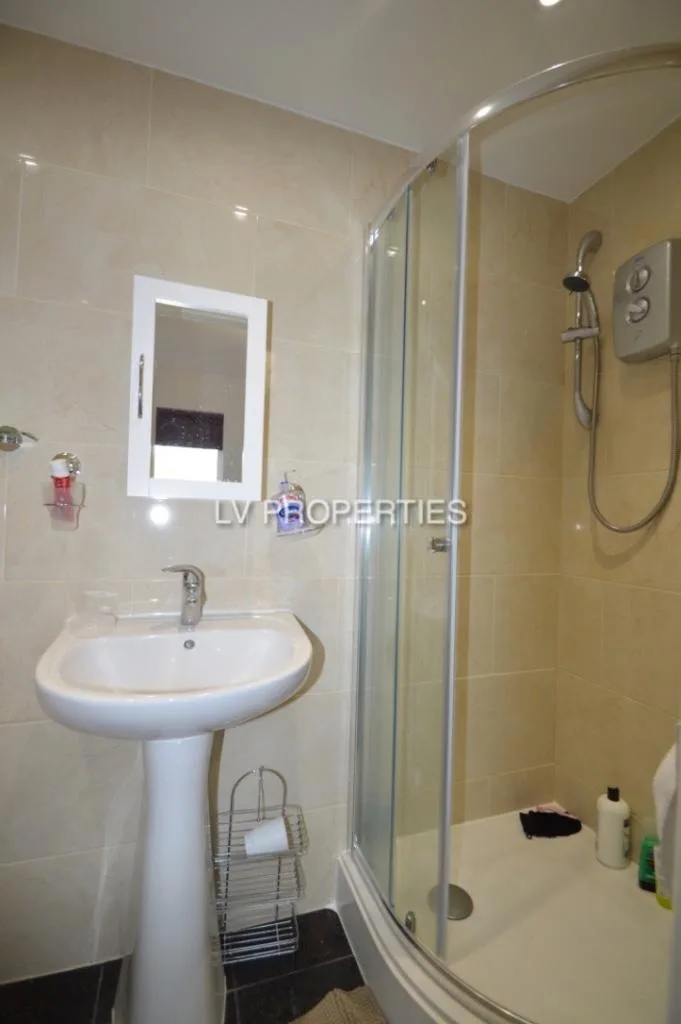 10 bedroom terraced house for rent