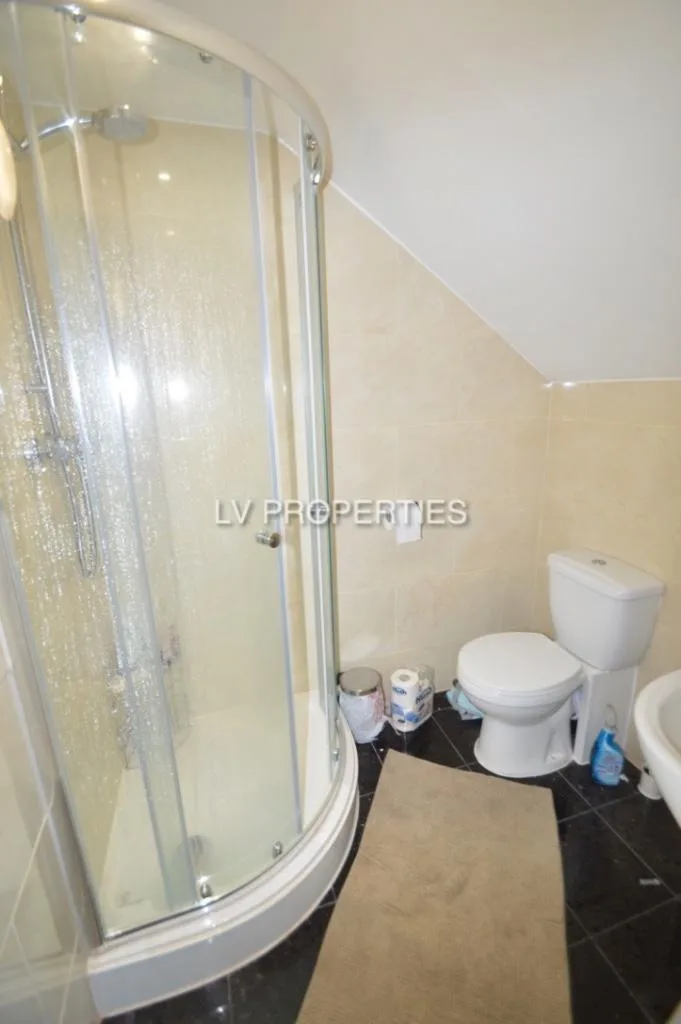 10 bedroom terraced house for rent