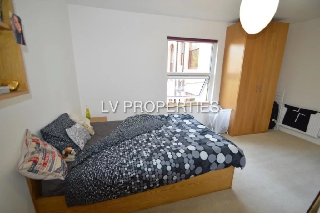 10 bedroom terraced house for rent