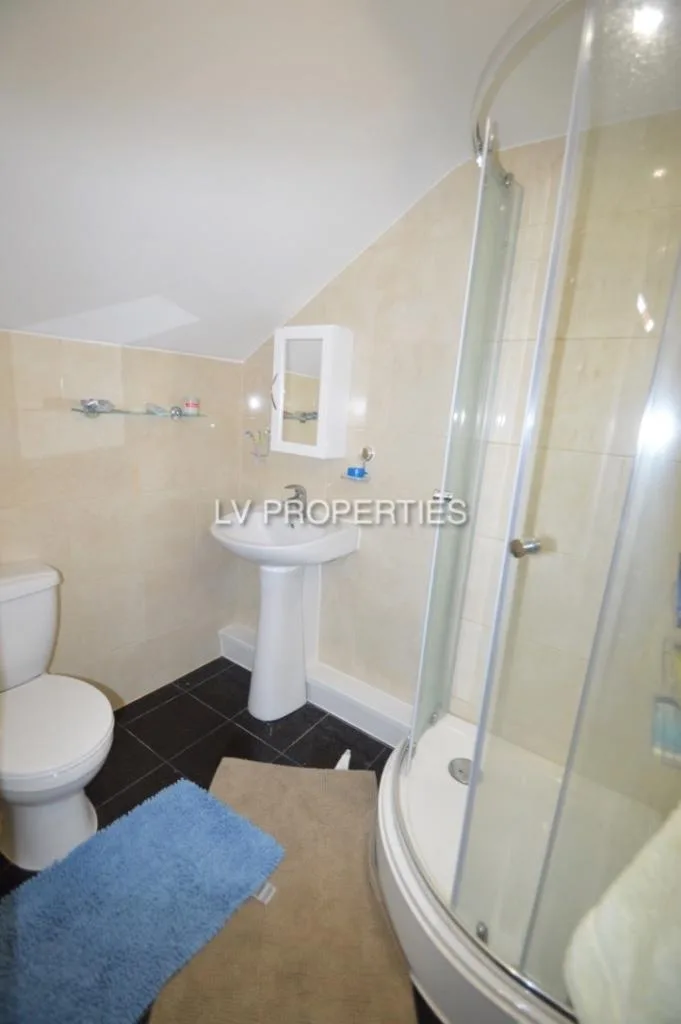 10 bedroom terraced house for rent