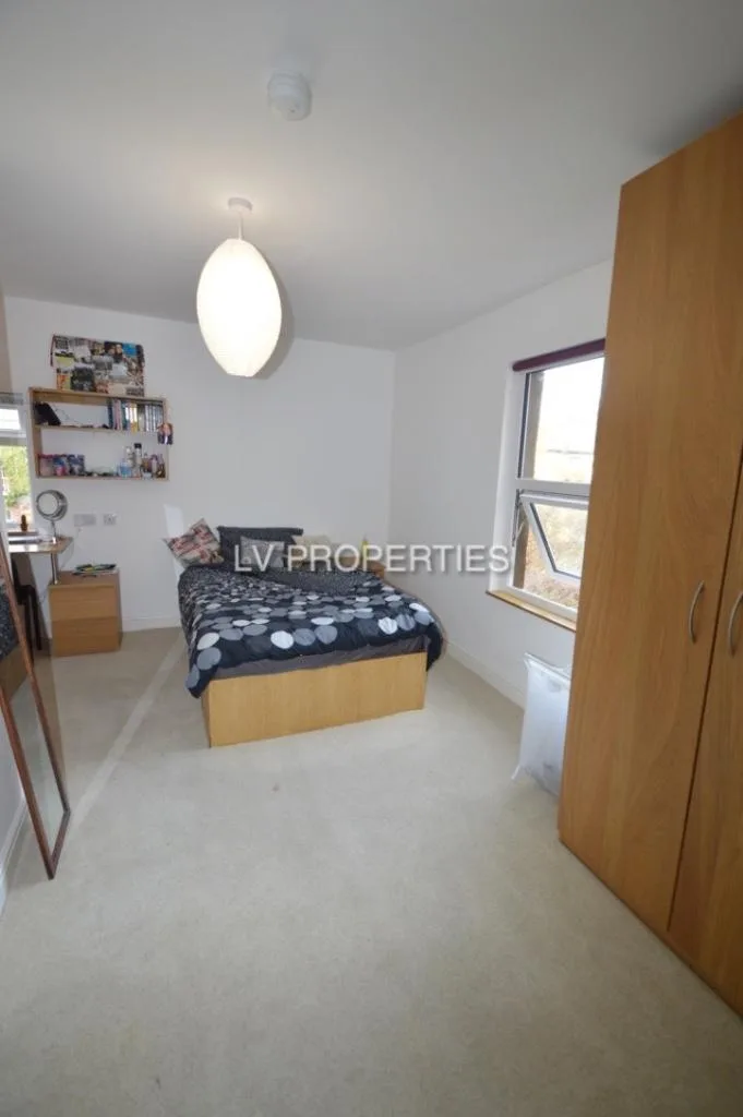 10 bedroom terraced house for rent