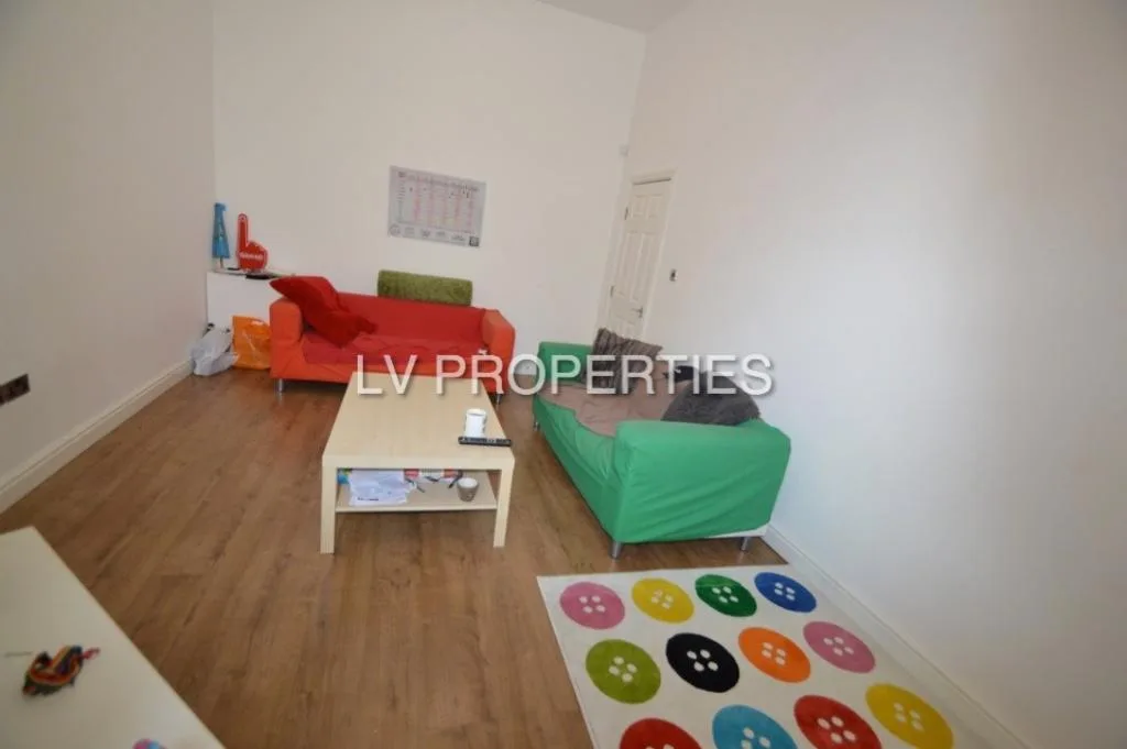10 bedroom terraced house for rent