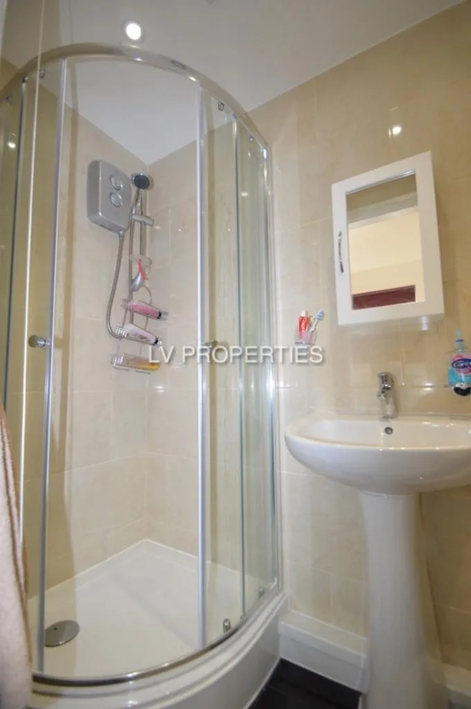 10 bedroom terraced house for rent