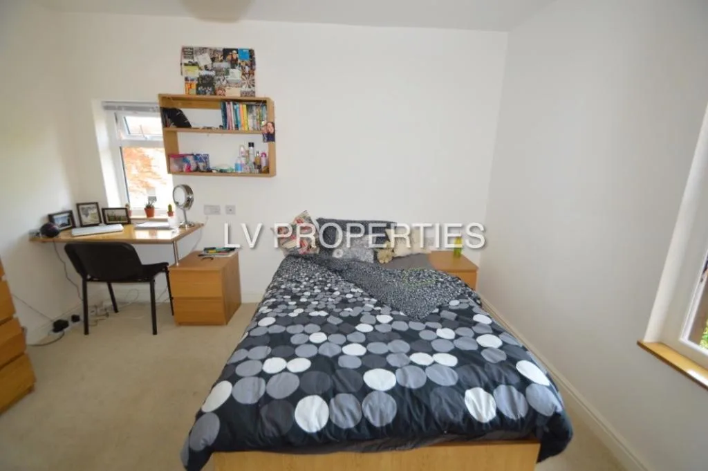 10 bedroom terraced house for rent