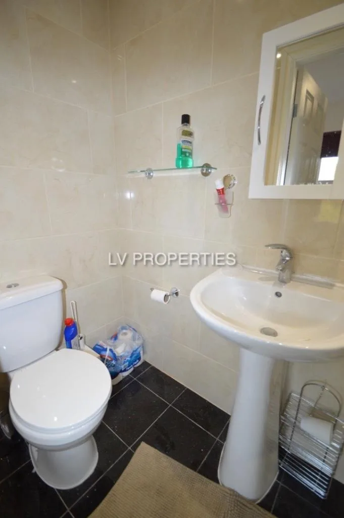 10 bedroom terraced house for rent