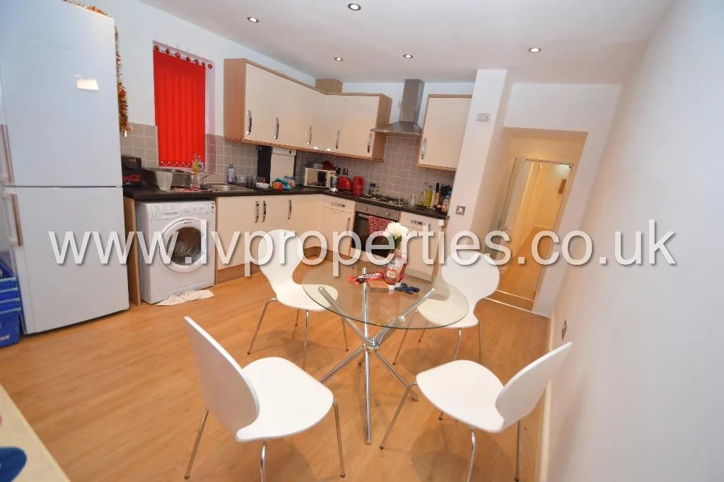 10 bedroom terraced house for rent