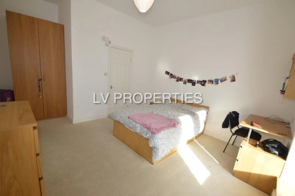 10 bedroom terraced house for rent