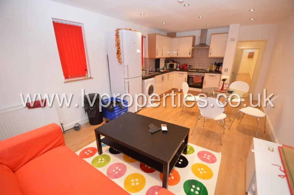 10 bedroom terraced house for rent