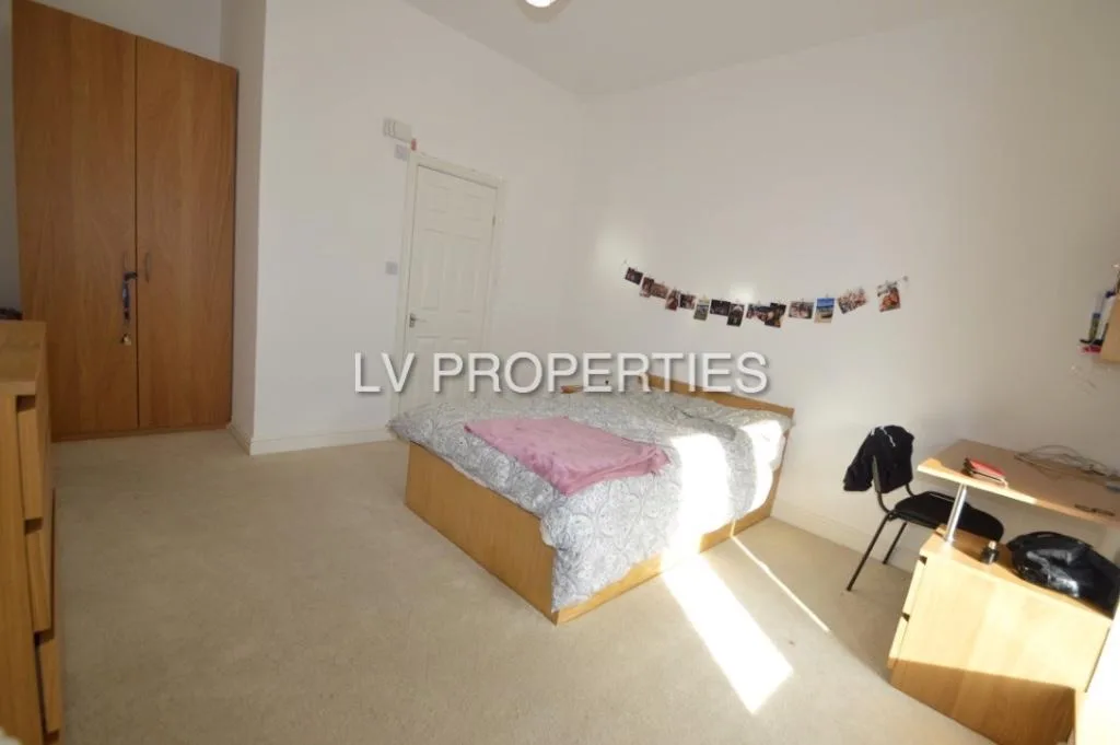 10 bedroom terraced house for rent