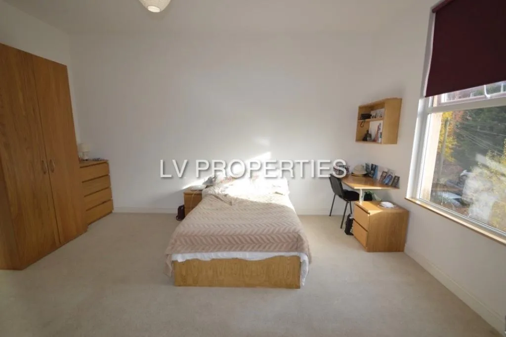 10 bedroom terraced house for rent