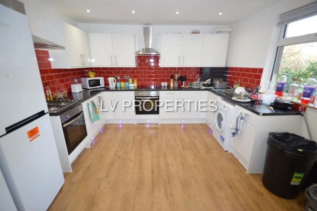 10 bedroom terraced house for rent