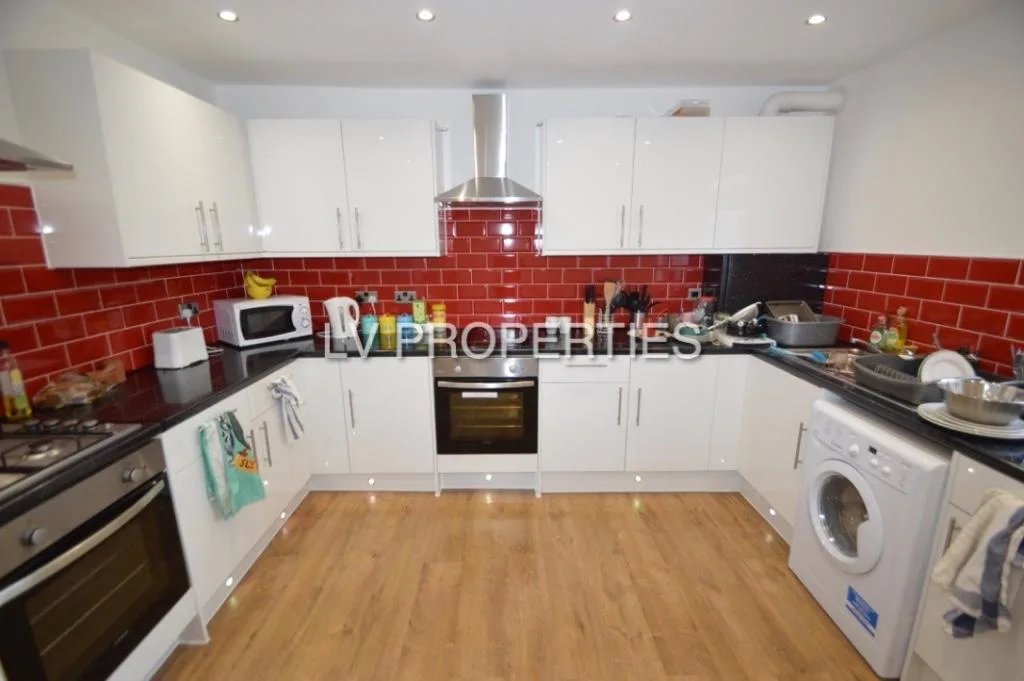 10 bedroom terraced house for rent