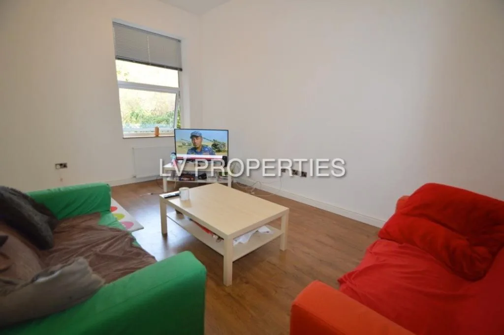 10 bedroom terraced house for rent