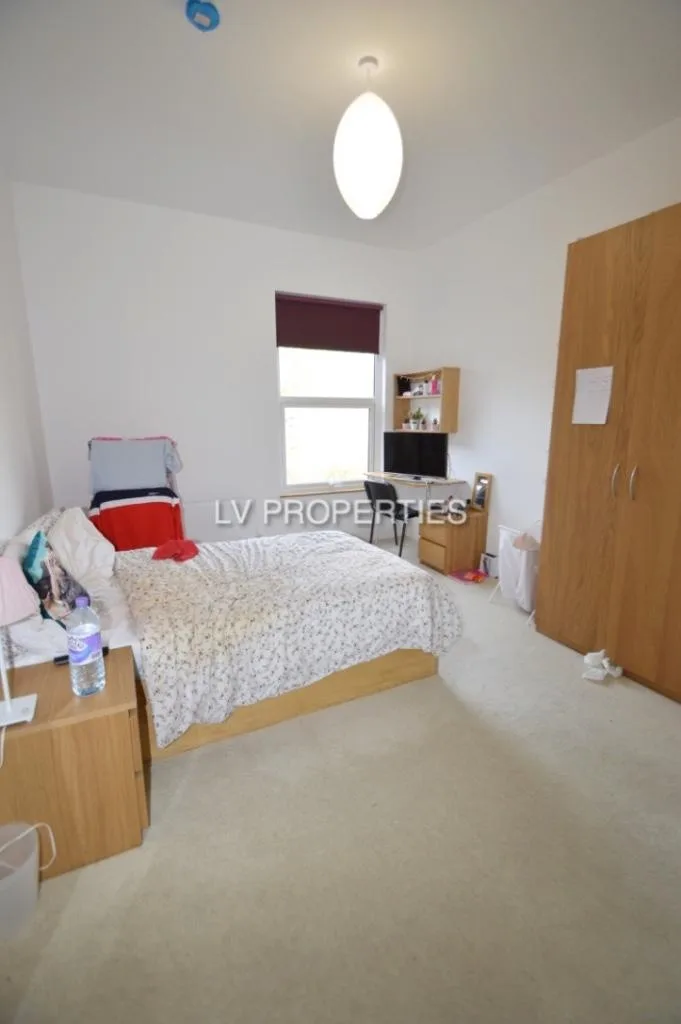 10 bedroom terraced house for rent