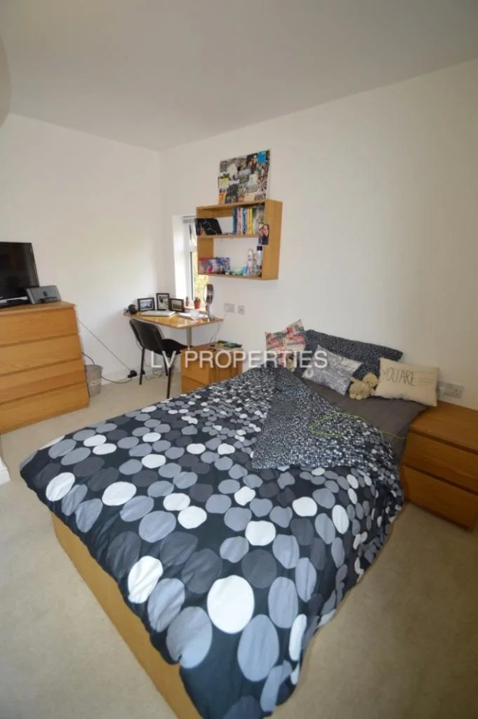 10 bedroom terraced house for rent
