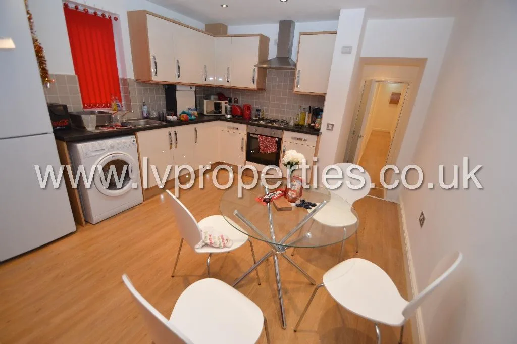 10 bedroom terraced house for rent