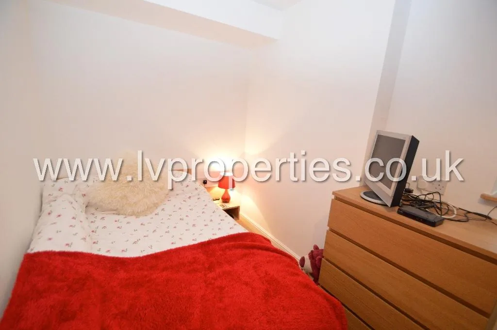 10 bedroom terraced house for rent