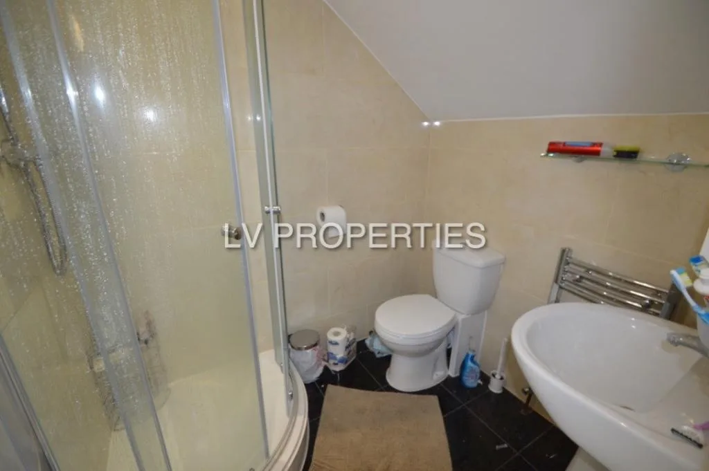 10 bedroom terraced house for rent