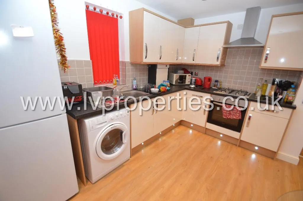 10 bedroom terraced house for rent