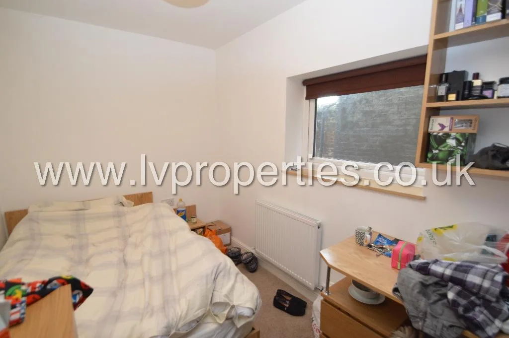 10 bedroom terraced house for rent